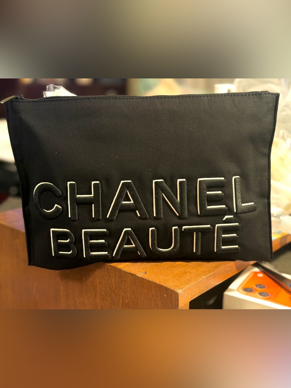RARE!CHANEL Beaute Black Cosmetic Pouch with White Embroidered Logo extra large - Picture 2 of 8